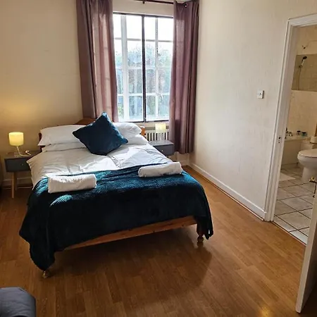 Elegant 1-Bed Flat, Sleeps 5, London Nw6 - 5 Mins To Jubilee, Bakerloo & Overground Lines Apartment London
