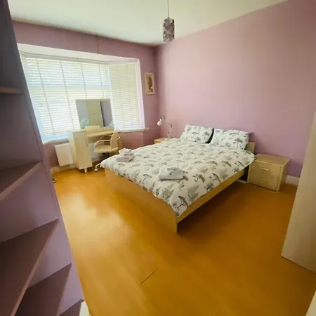 House For 7, Garden With Pond, 20min From Heathrow *
