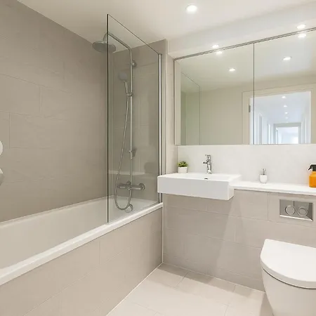 Battersea 2 Bed Riverside London