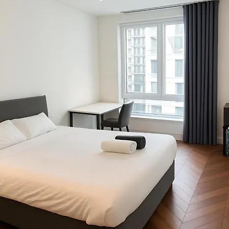 Battersea 2 Bed Riverside Apartment London