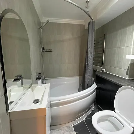 Homestay Charring Cross London, Prime Location *