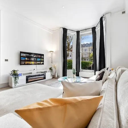 Minimalist Luxe 2br Designer Retreat In Prime Kensington For 6 Next To Station Harrods