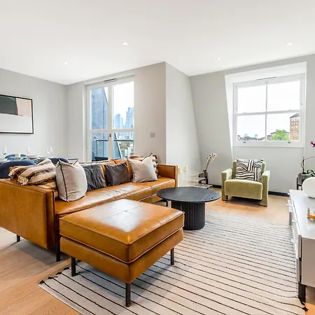 Apartment Amazing 2br Flat, Free Parking, By Battersea