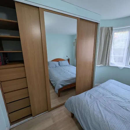 Appartamento Sw19 Garden Flat With Parking *