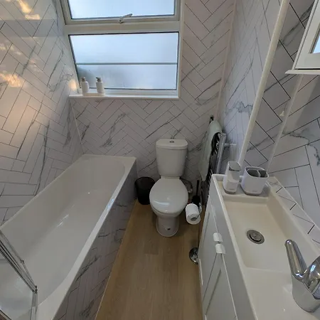 Appartamento Sw19 Garden Flat With Parking