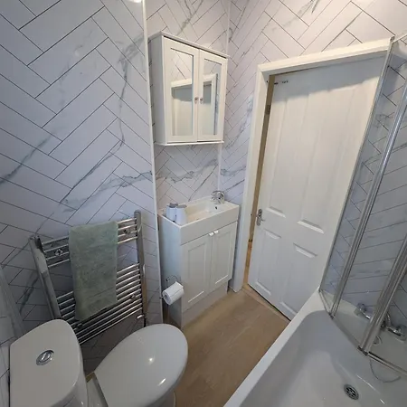 Appartamento Sw19 Garden Flat With Parking