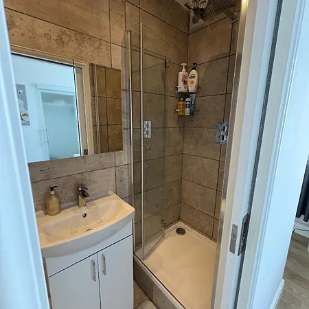 Apartment Spacious 3-bedroom Flat In Prime Location London