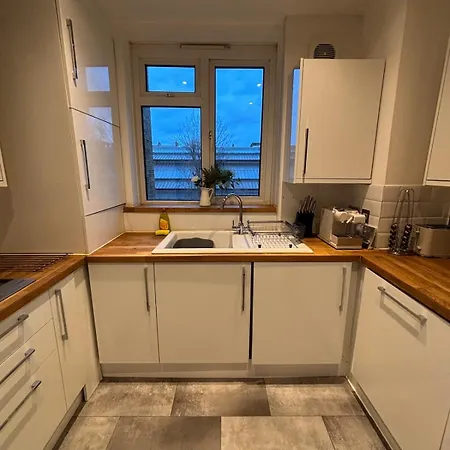 Spacious 3-bedroom Flat In Prime Location London