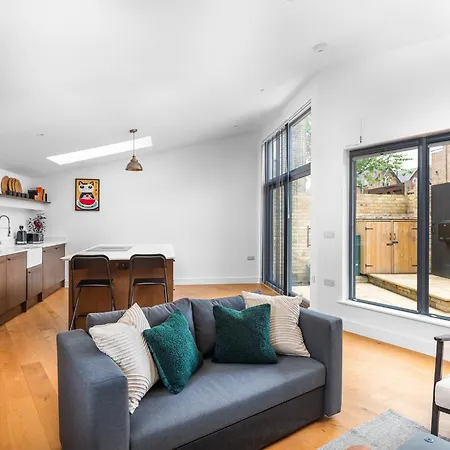 Architect Built Japandi-style Luxury Home, Unique In The Heart Of Finsbury Park, In 10minutes, Near Arsenal And Tottenham Stadiums London