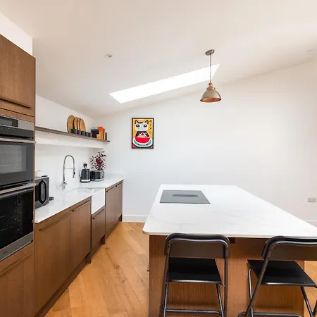 Architect Built Japandi-style Luxury Home, Unique In The Heart Of Finsbury Park, In 10minutes, Near Arsenal And Tottenham Stadiums
