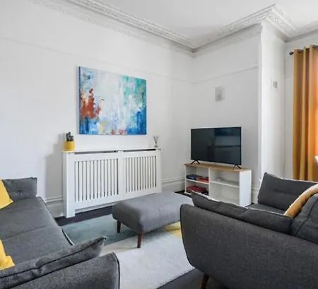 Apartment The Den