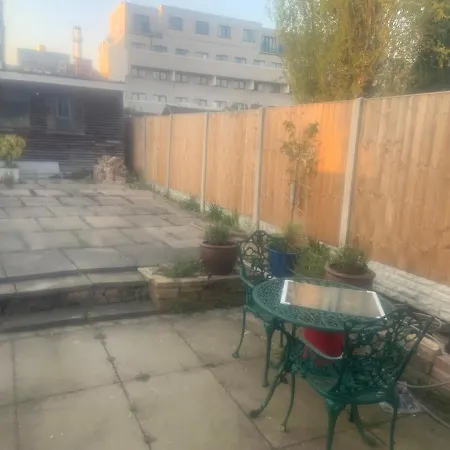 Charming 3bd In West Londres