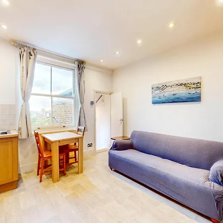 Apartment 2-bed Flat Steps To Wimbledon Park & Tube *