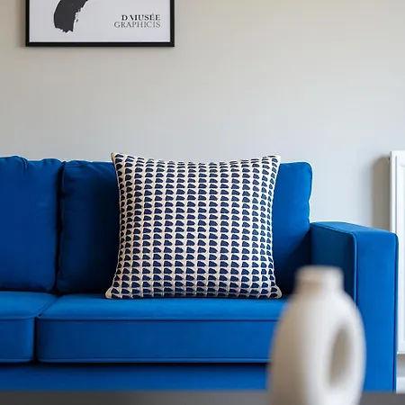 Apartment Urban Explorer Spot With Walks To Markets