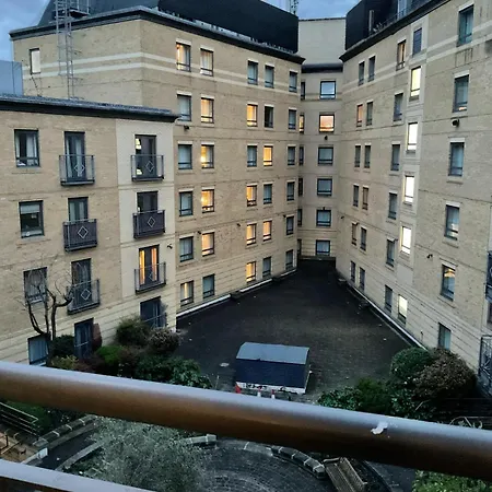 2 Bedroom Flat With 24 7 Security And Concierge Apartment *