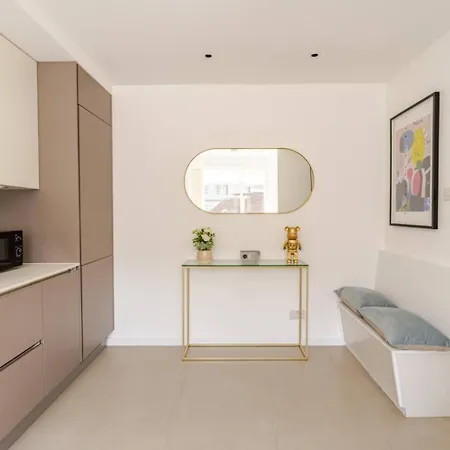 Huge Mansion By Mayfair & Hyde Park * London