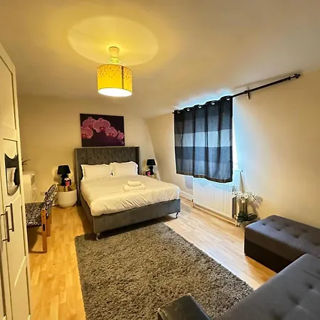 Hyde Park Comfortable Family Apartment *