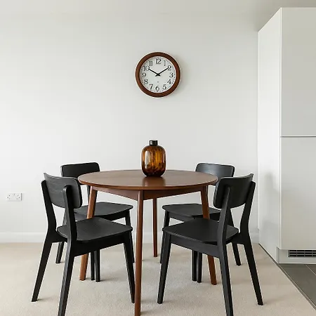Designer Flat Near Wimbledon Park Lejlighed London