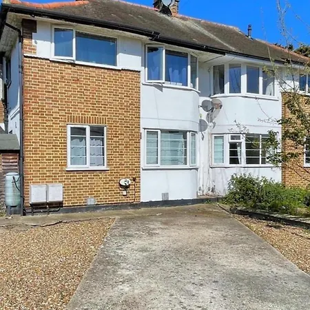 Sw19 Garden Flat With Parking Appartamento