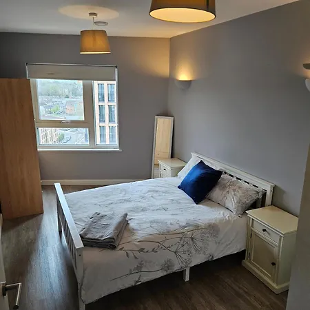 Luxurious Two Bedroom In Croydon