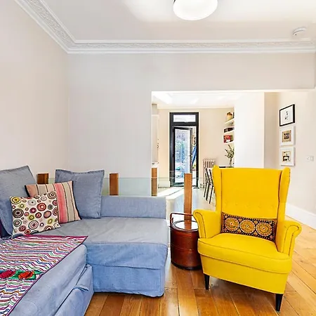 Stylish Kings Cross With Garden Retreat Apartment