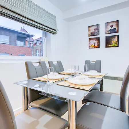2-bed Flat In Canary Wharf Great Location Apartment *