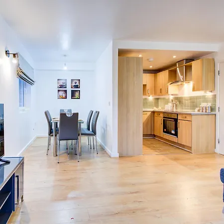 2-bed Flat In Canary Wharf Great Location * London