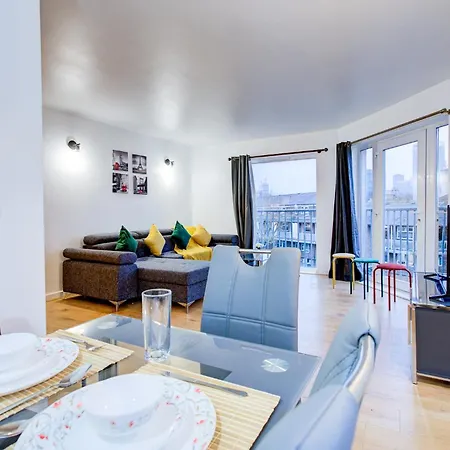 2-bed Flat In Canary Wharf Great Location London