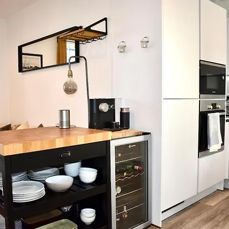 Breathtaking Camberwell Skyline Views Apartment