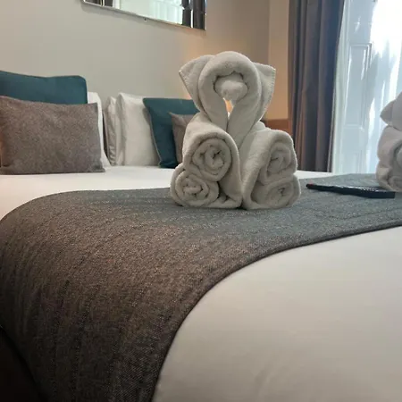 Tudor Court Hotel