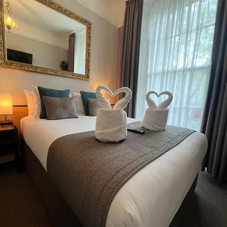 Tudor Court Hotel