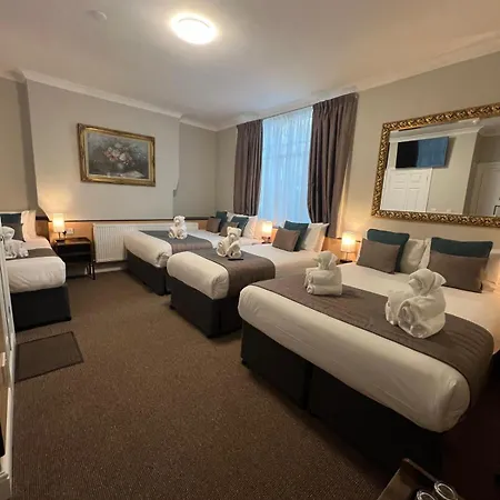 Tudor Court 3* Londyn