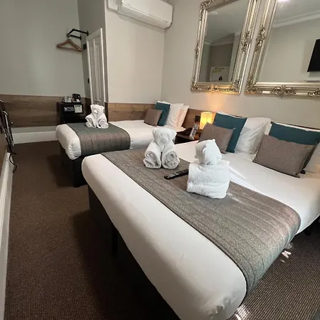 Hotel Tudor Court 3*