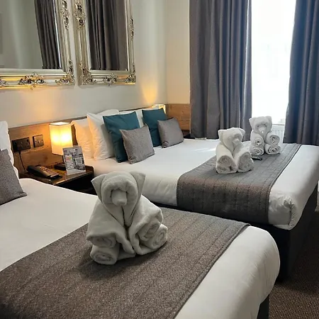 Tudor Court Hotel
