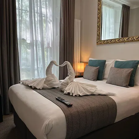 Tudor Court Hotel
