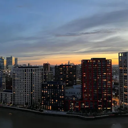 Apartment Ac Luxe Penthouse With Free Parking London