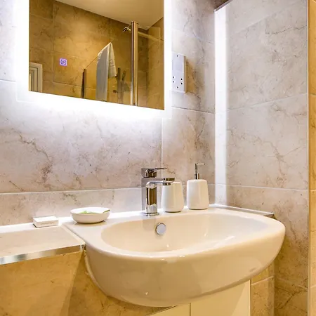 Hybrid Resi - Near Richmond - Wimbledon *