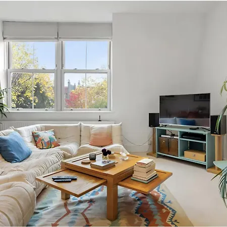 Beautiful 3 Bed In Leafy Hampstead London