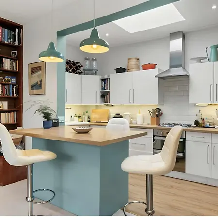 Beautiful 3 Bed In Leafy Hampstead London