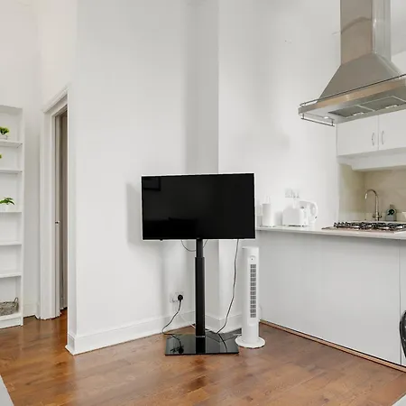 Paddington Modern Flat London