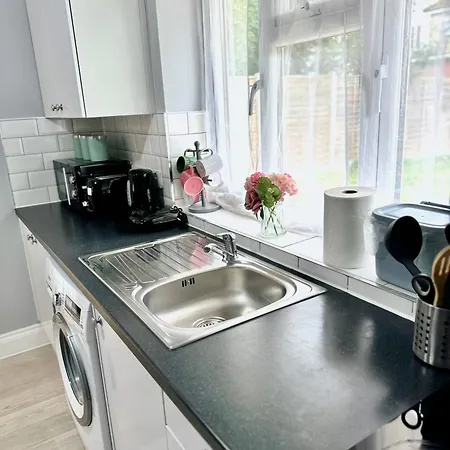 Garden 1-bed Flat 30min To Downtown & Free Parking Appartement *