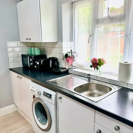 Appartement Garden 1-bed Flat 30min To Downtown & Free Parking *