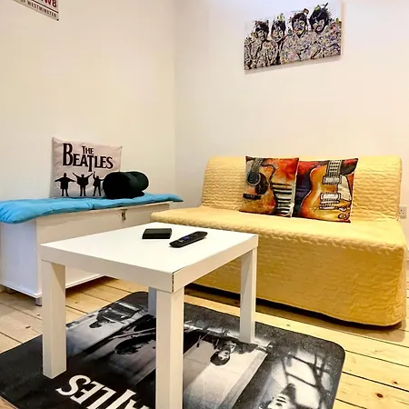 Apartment A Cosy One Double Bedroom Flat London