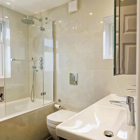 Homestay Cosy Single Bed In Morden London Morden (Greater London)
