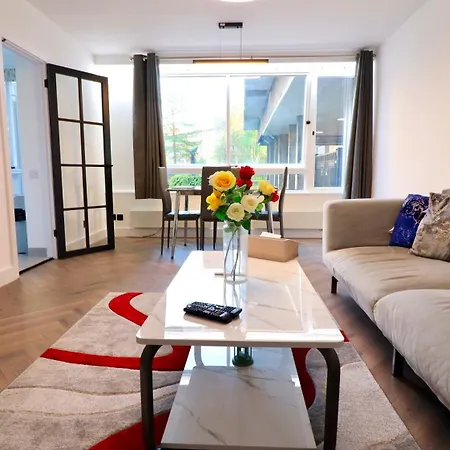 Luxury 2 Bedroom By Al Faisal Apartment