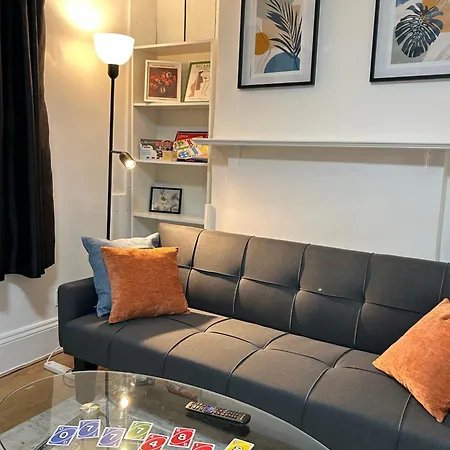 Apartment Modern 2-Bed Apartment, 8Min To Stratford Station, Sleeps 6