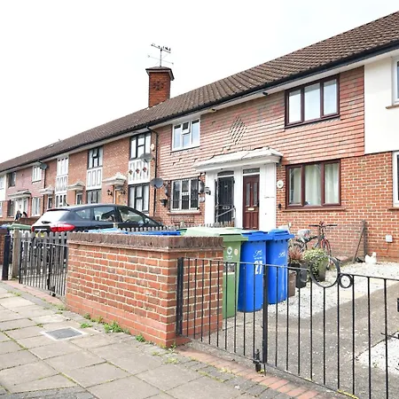 Homestay Ensuite In A House London