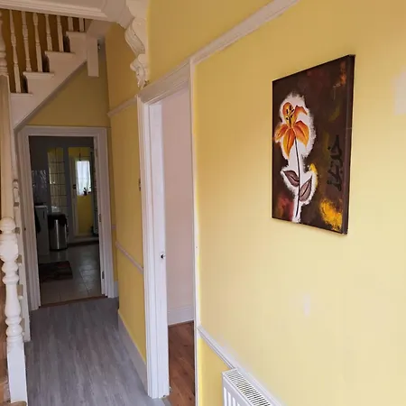 Privatunterkunft Town House- Close To London Train Station