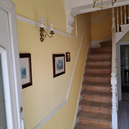 Privatunterkunft Town House- Close To London Train Station *