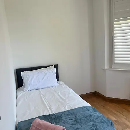 Good Priced Single In Northolt (Greater London)